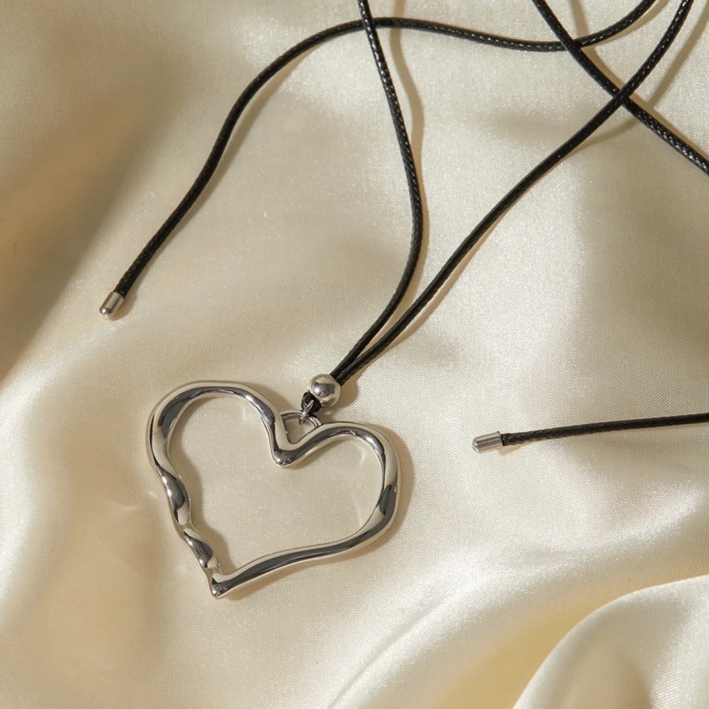 Silver Rope Line Heart Pendant Necklace - Picture 2 of 6